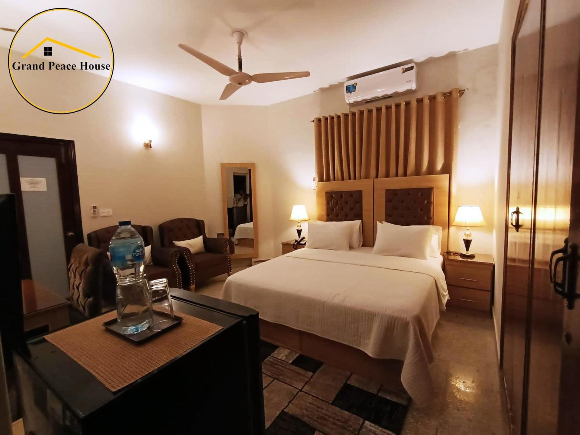 Grand Peace House II Bed and Breakfast Islamabad Exteriör bild